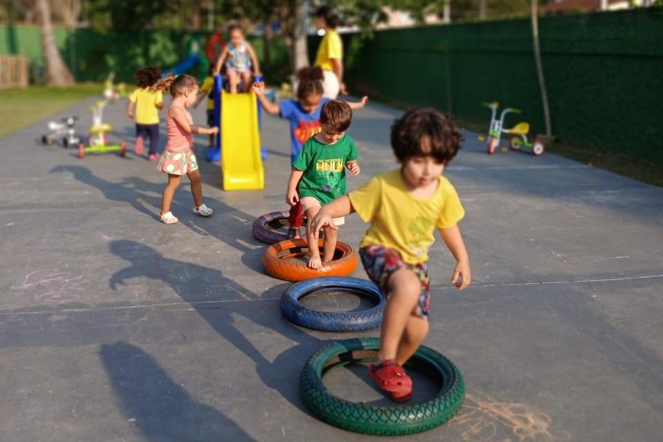 Colônia de férias em Ilhabela - Conheça a proposta do Espaço Sementes para recreação infantil nas férias